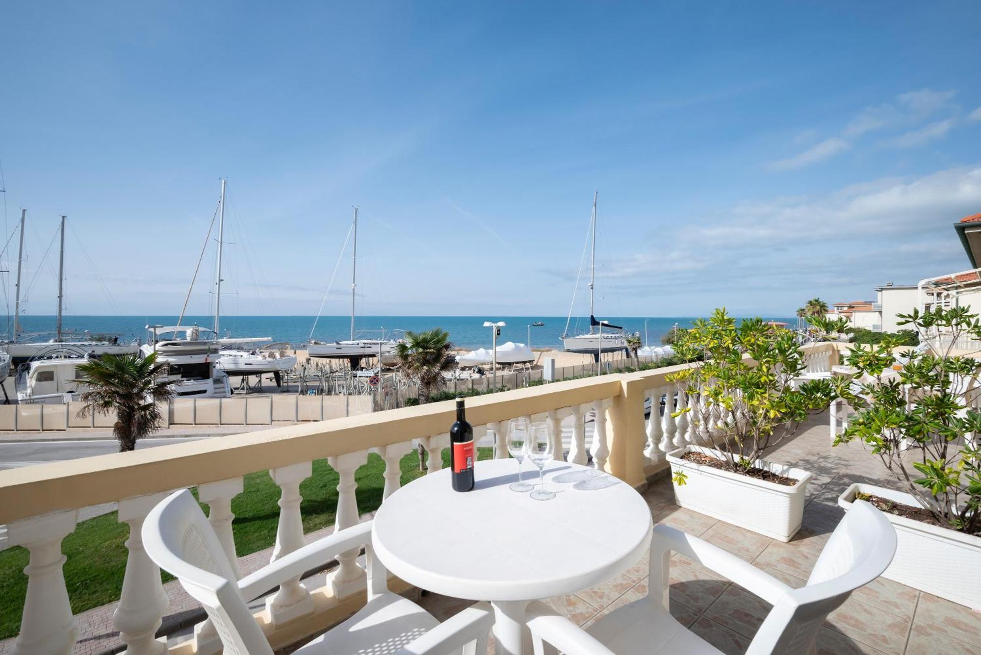 Villa Liberty San Vincenzo Exterior photo