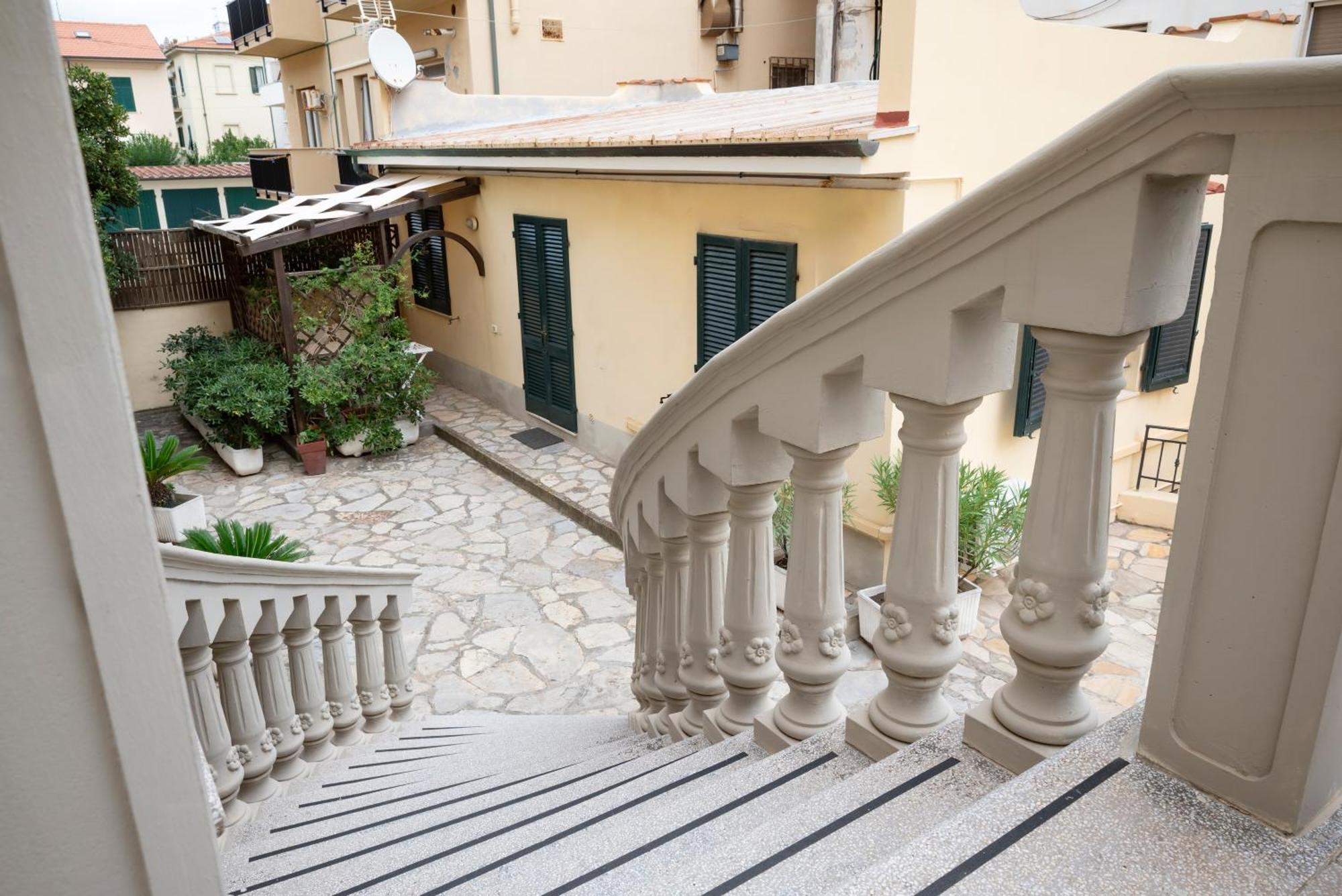 Villa Liberty San Vincenzo Exterior photo