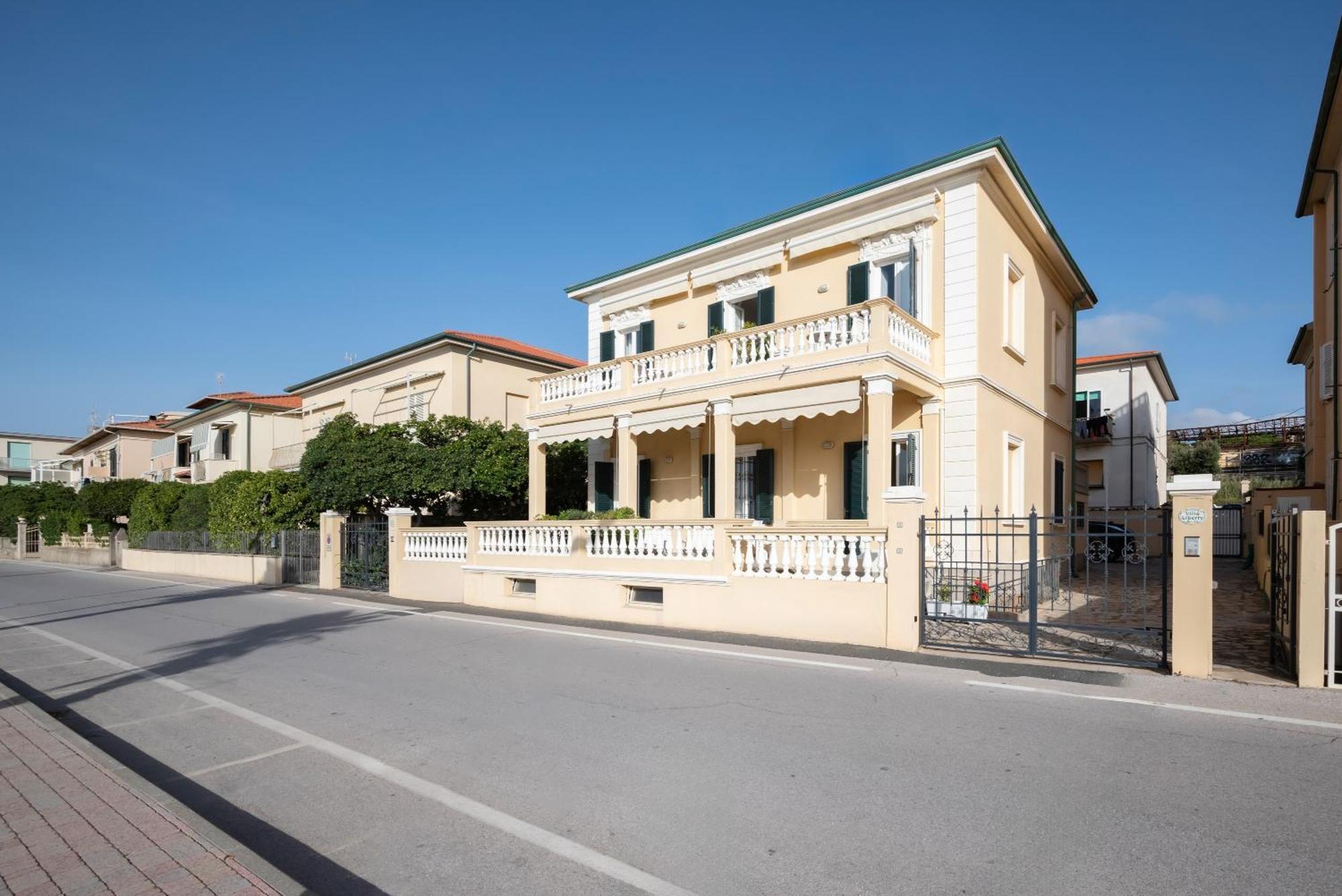 Villa Liberty San Vincenzo Exterior photo