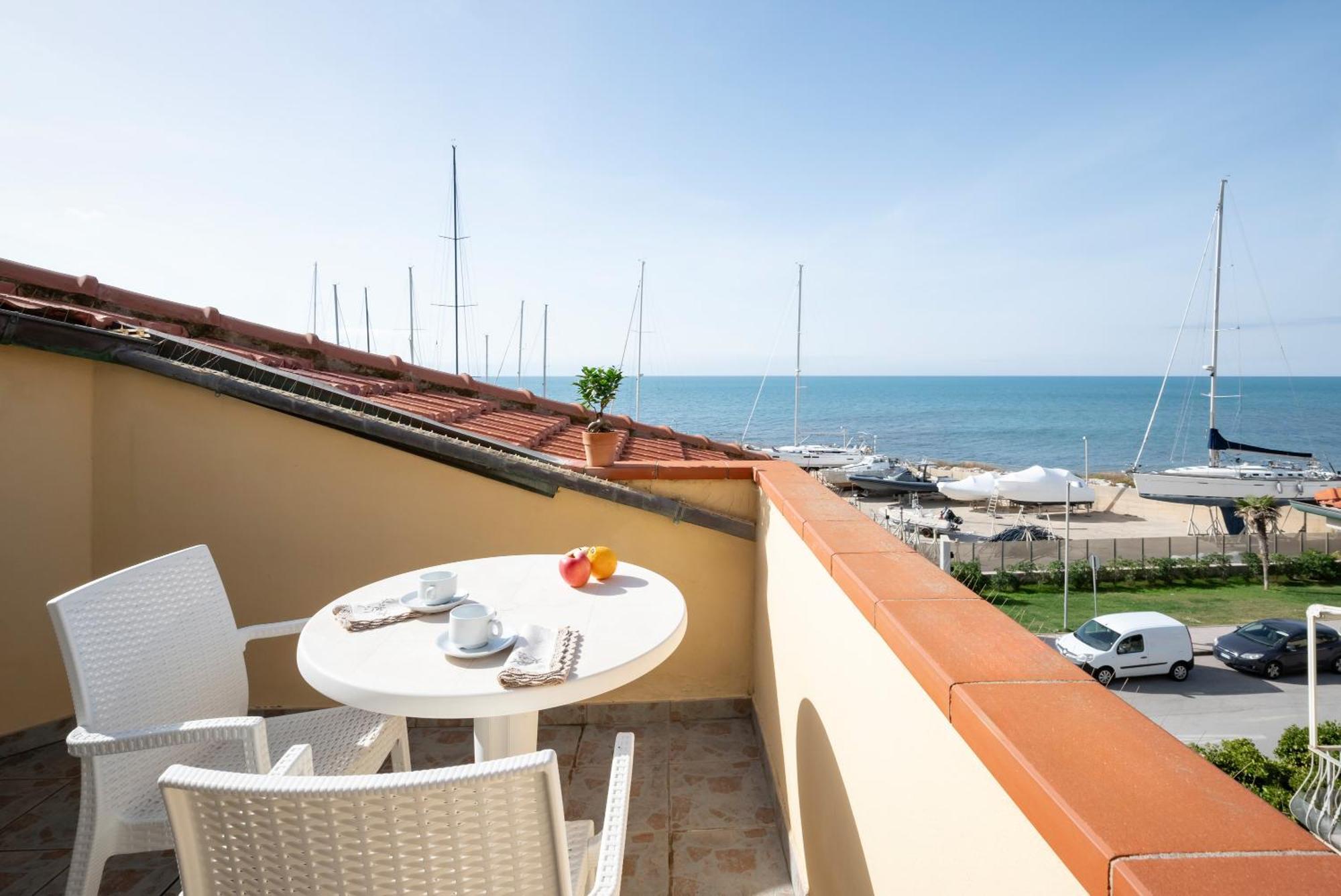 Villa Liberty San Vincenzo Exterior photo
